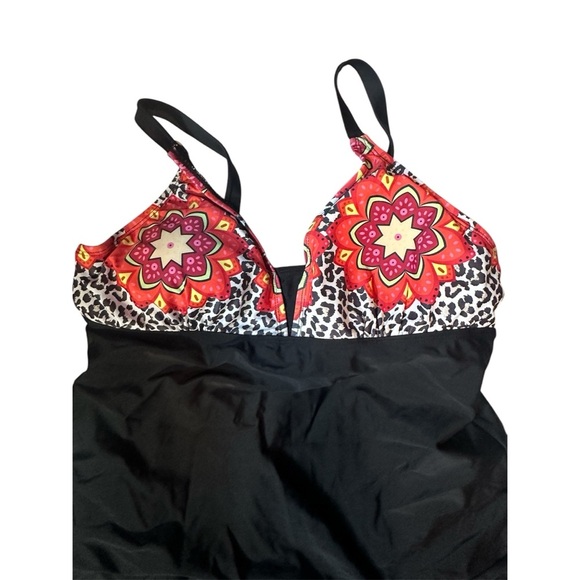 Chic Black and Red Swim Dress NWOT - Picture 2 of 9